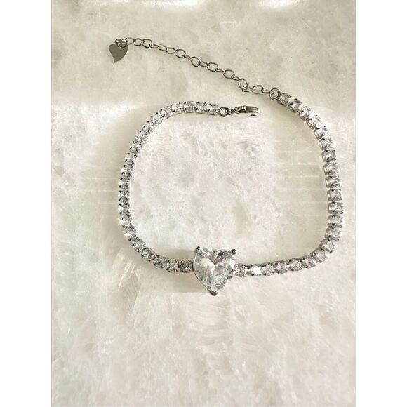 Cubic zirconia heart tennis bracelet - Picture 2 of 4